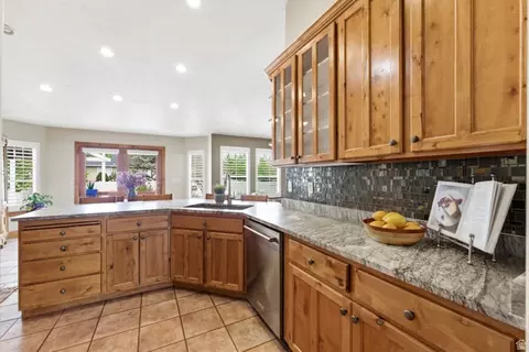 Kitchen - 1172 W Kristeldell Ct, Murray, UT 84123 photo 4 of 5