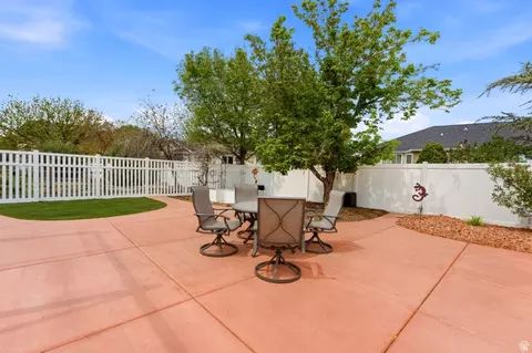 Exterior - 1172 W Kristeldell Ct, Murray, UT 84123 photo 6 of 15