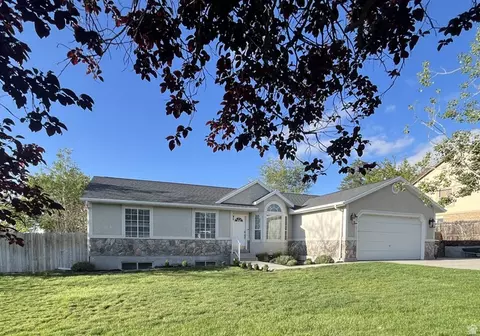 1317 E Knollwood Dr, Sandy, UT 84092