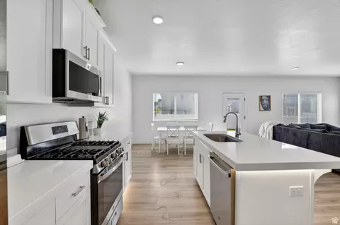 Kitchen - 3738 N Browning St, Eagle Mountain, UT 84005 photo 4 of 5