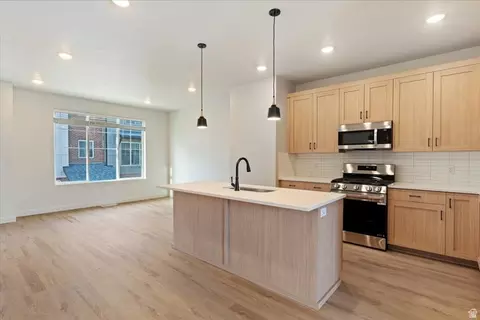 1172 N Meridian Ln #127, North Salt Lake, UT 84054