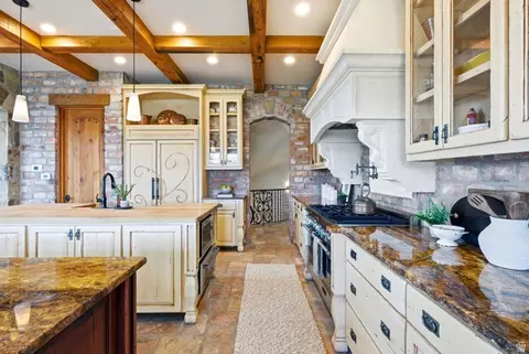Kitchen - 1210 Lasso Trl, Hideout, UT 84036 photo 3 of 5