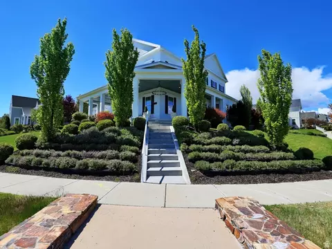 10542 S Vermillion Dr W, South Jordan, UT 84009