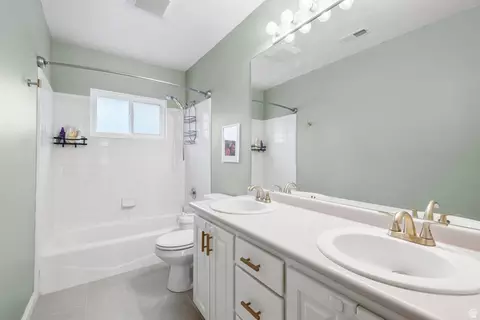 Bath - 1554 E Buttercup Dr, Sandy, UT 84092 photo 4 of 4