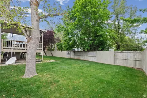 Exterior - 1554 E Buttercup Dr, Sandy, UT 84092 photo 9 of 9