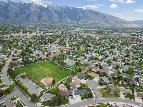 View/Area - 1554 E Buttercup Dr, Sandy, UT 84092 photo 8 of 8