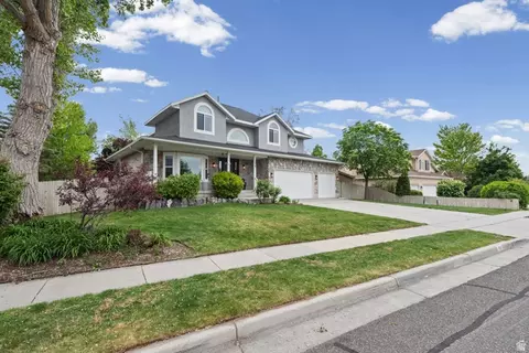 Exterior - 1554 E Buttercup Dr, Sandy, UT 84092 photo 6 of 9