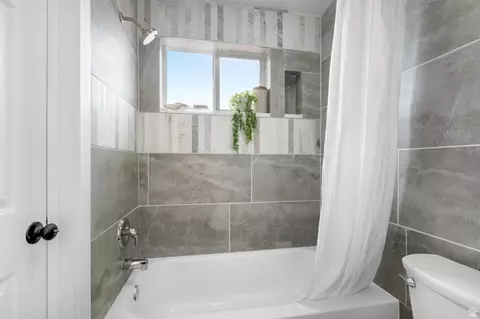 Bath - 564 E 300 S, Provo, UT 84606 photo 3 of 3