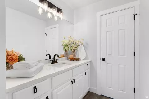 Bath - 564 E 300 S, Provo, UT 84606 photo 2 of 3