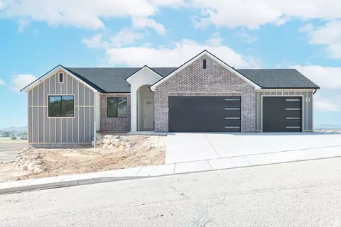 3256 W Kingsbury Dr, Cedar City, UT 84720