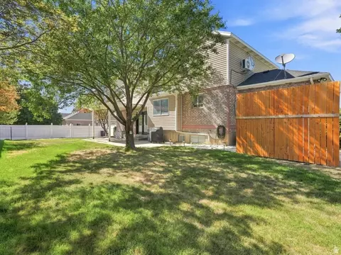 Exterior - 2790 E 25 S, Layton, UT 84040 photo 3 of 3