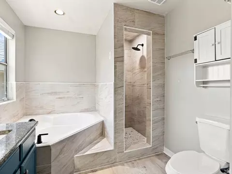 Bath - 2790 E 25 S, Layton, UT 84040 photo 2 of 3