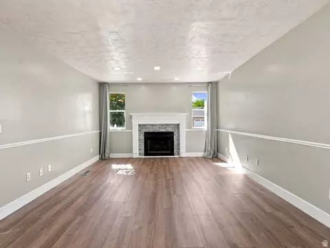 Living - 2790 E 25 S, Layton, UT 84040 photo 6 of 13