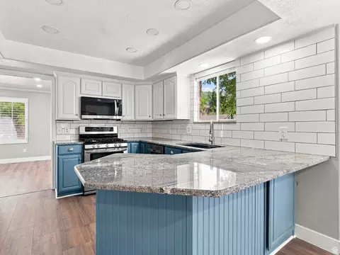 Kitchen - 2790 E 25 S, Layton, UT 84040 photo 2 of 4