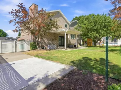 Exterior - 2790 E 25 S, Layton, UT 84040 photo 2 of 3