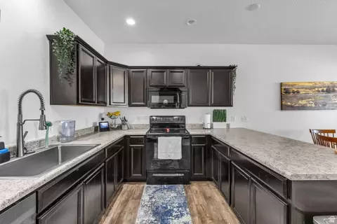 Kitchen - 659 E 380 N, Vineyard, UT 84059 photo 4 of 4