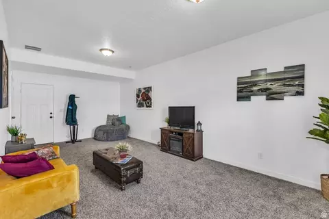 Living - 659 E 380 N, Vineyard, UT 84059 photo 2 of 6