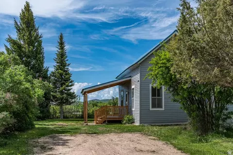 225 W 1st North St N, Bloomington, ID 83223