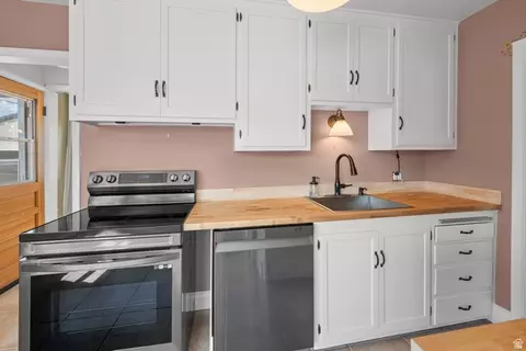 Kitchen - 5848 S 157 W, Murray, UT 84107 photo 2 of 4