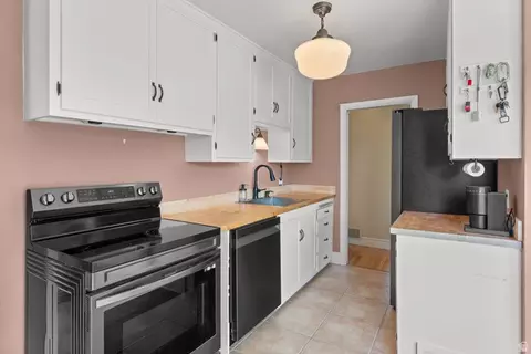 Kitchen - 5848 S 157 W, Murray, UT 84107 photo 1 of 4
