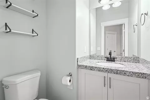 Bath - 7549 N Hutch Ln, Eagle Mountain, UT 84005 photo 1 of 5