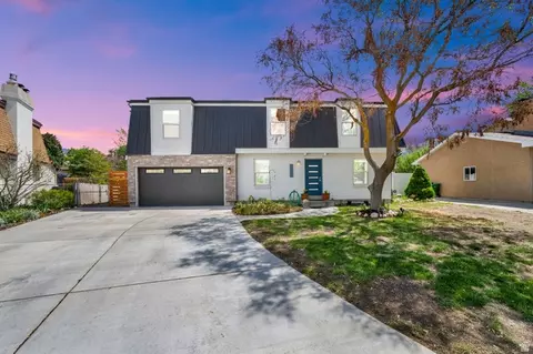 9025 S Bonnet Dr E, Sandy, UT 84093