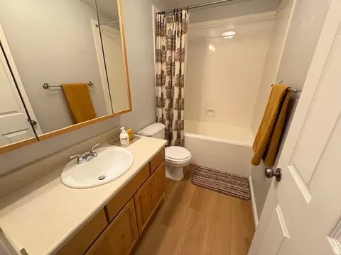 Bath - 775 E Green Field Cir S, River Heights, UT 84321 photo 1 of 5