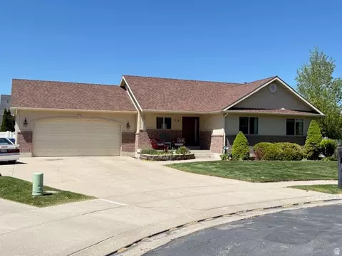 775 E Green Field Cir S, River Heights, UT 84321