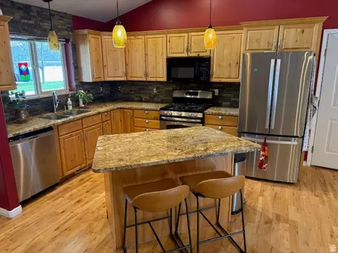 Kitchen - 775 E Green Field Cir S, River Heights, UT 84321 photo 2 of 3