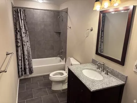 Bath - 775 E Green Field Cir S, River Heights, UT 84321 photo 5 of 5