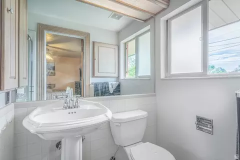 Bath - 1058 S 1075 E, Clearfield, UT 84015 photo 2 of 3