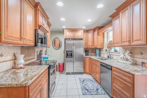 Kitchen - 1058 S 1075 E, Clearfield, UT 84015 photo 1 of 1