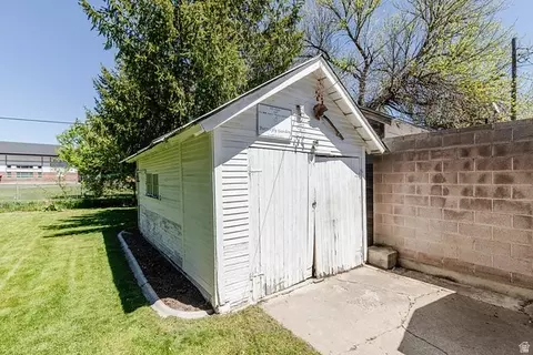 Exterior - 365 W 200 N, Logan, UT 84321 photo 11 of 14