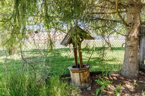 Exterior - 365 W 200 N, Logan, UT 84321 photo 9 of 14