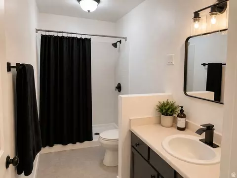696 E Williamsburg Park Cir, Sandy, UT 84070 photo 5