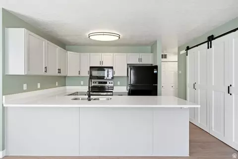 Kitchen - 9217 S Jefferson Cv, Sandy, UT 84070 photo 2 of 6
