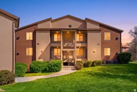Exterior - 9217 S Jefferson Cv, Sandy, UT 84070 photo 9 of 10