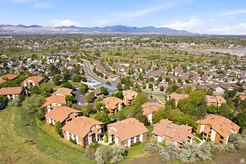 View/Area - 9217 S Jefferson Cv, Sandy, UT 84070 photo 2 of 4