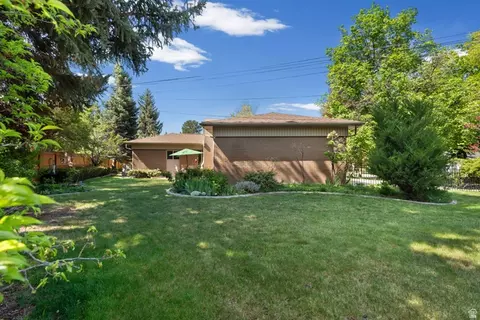 Exterior - 2931 E Robidoux Rd S, Sandy, UT 84093 photo 7 of 12