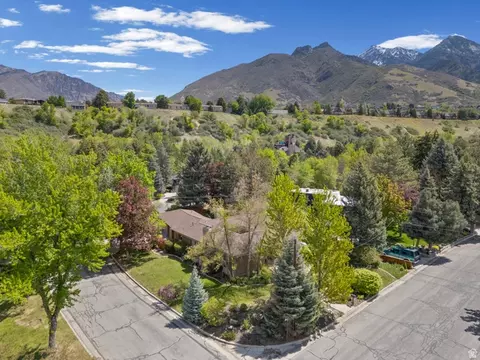 View/Area - 2931 E Robidoux Rd S, Sandy, UT 84093 photo 2 of 10