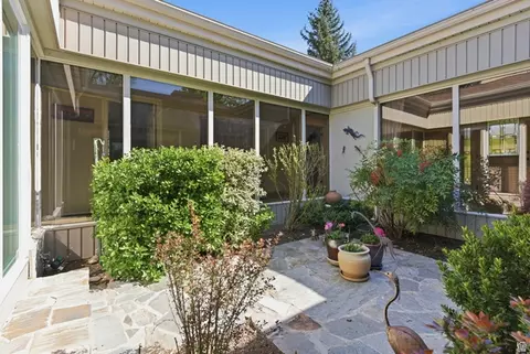 Exterior - 2931 E Robidoux Rd S, Sandy, UT 84093 photo 4 of 12
