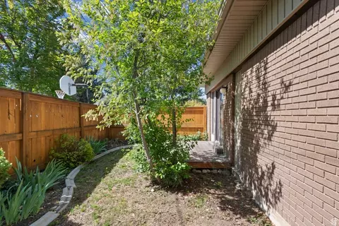 Exterior - 2931 E Robidoux Rd S, Sandy, UT 84093 photo 12 of 12