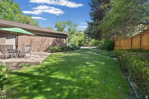 Exterior - 2931 E Robidoux Rd S, Sandy, UT 84093 photo 6 of 12