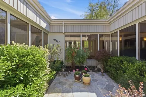 Exterior - 2931 E Robidoux Rd S, Sandy, UT 84093 photo 3 of 12