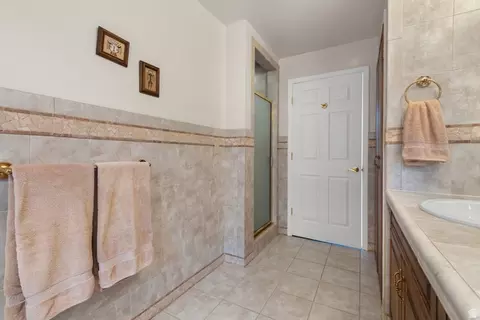 Bath - 2931 E Robidoux Rd S, Sandy, UT 84093 photo 4 of 6