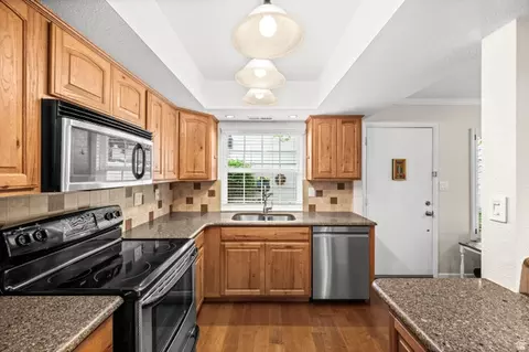Kitchen - 623 E 3990 S, Millcreek, UT 84107 photo 4 of 6