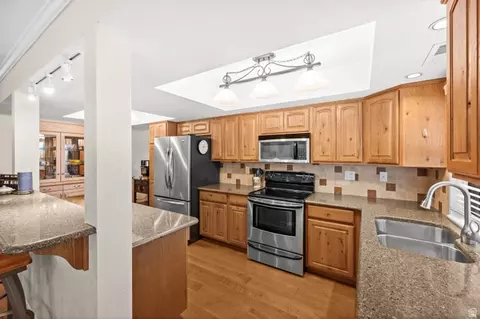 Kitchen - 623 E 3990 S, Millcreek, UT 84107 photo 3 of 6