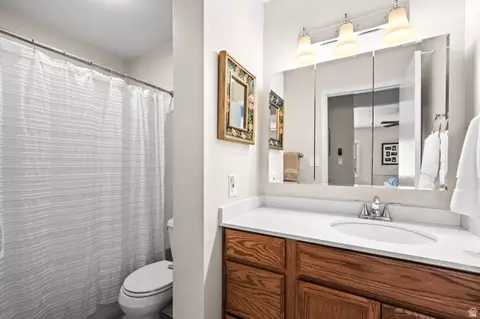 Bath - 623 E 3990 S, Millcreek, UT 84107 photo 1 of 4