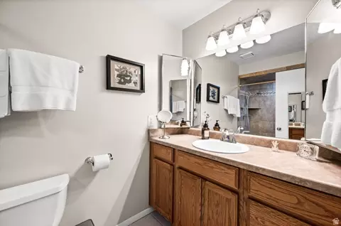 Bath - 623 E 3990 S, Millcreek, UT 84107 photo 3 of 4