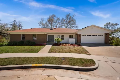 2804 E Arcadia Heights Cir, Salt Lake City, UT 84109